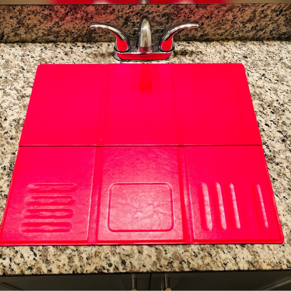 Red Makeup Organizer Mat - Compact Cosmetic Storage Tray